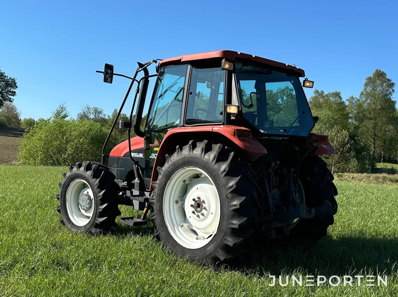 Skogsutrustad New Holland TL80 4WD