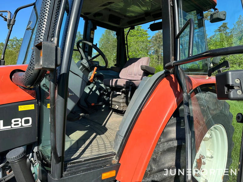 Skogsutrustad New Holland TL80 4WD