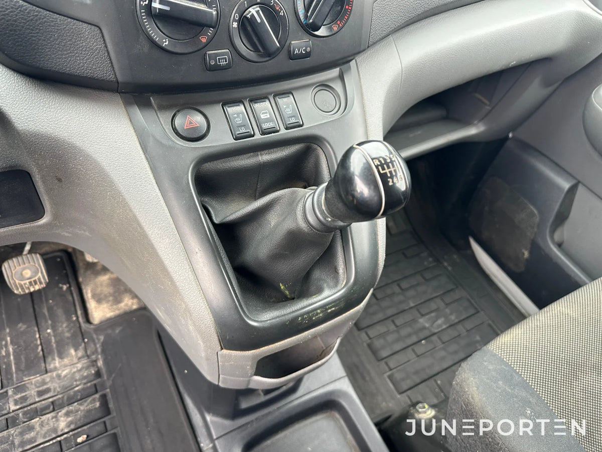 Nissan NV 200