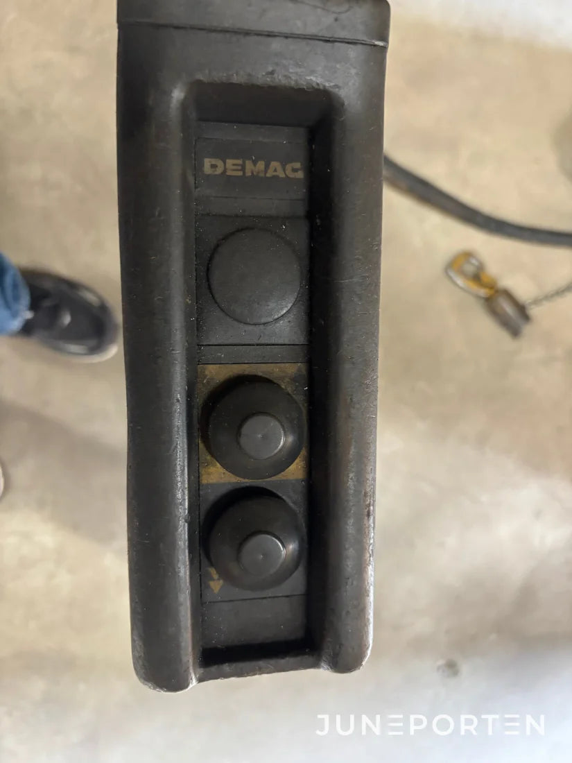 Pelarsvängkran Demag