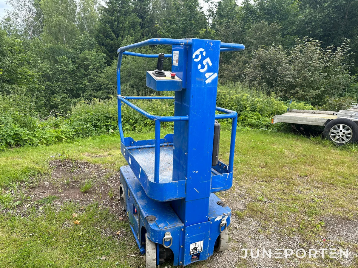 Plattformslyft UpRight TM12