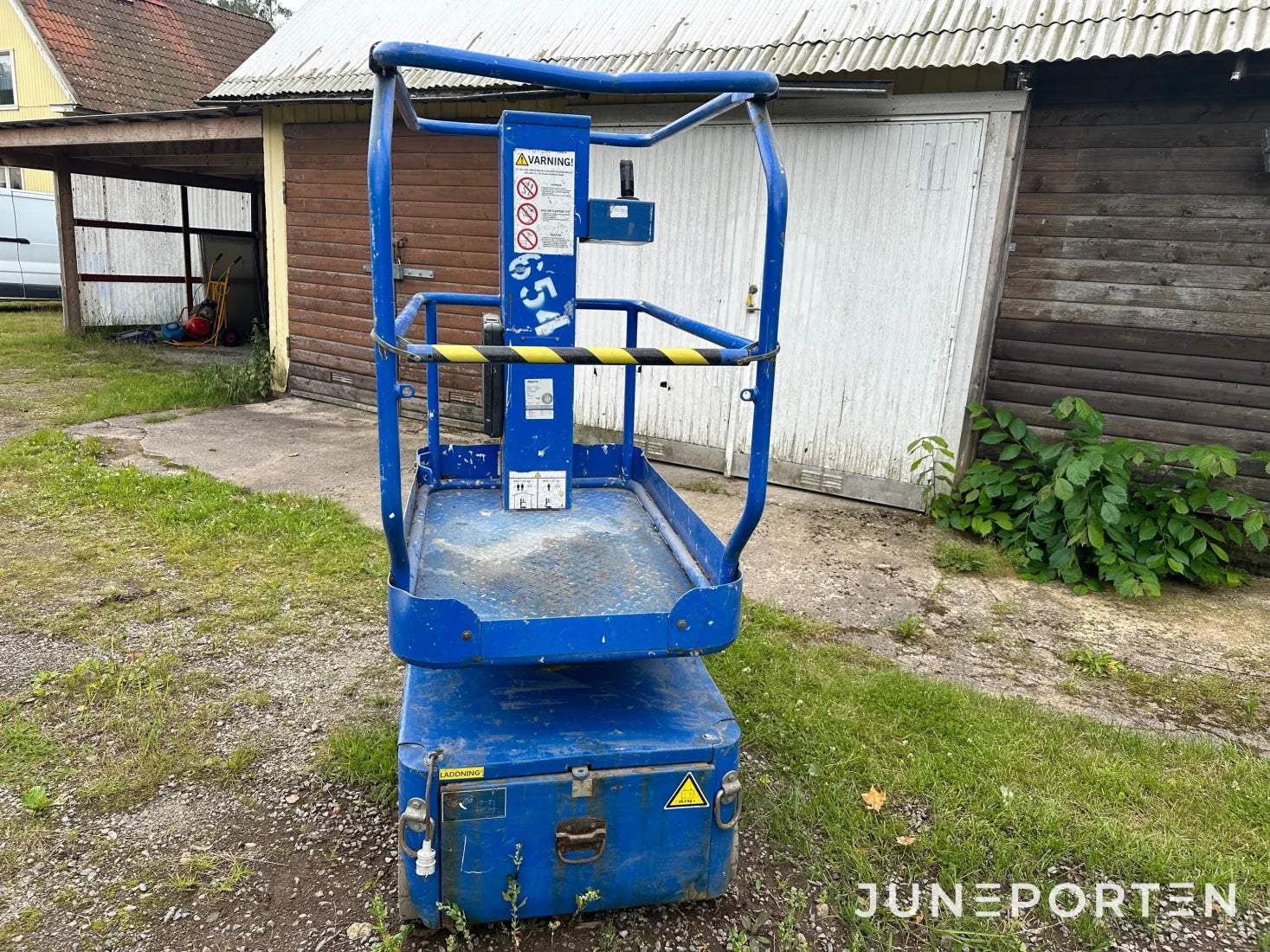 Plattformslyft UpRight TM12