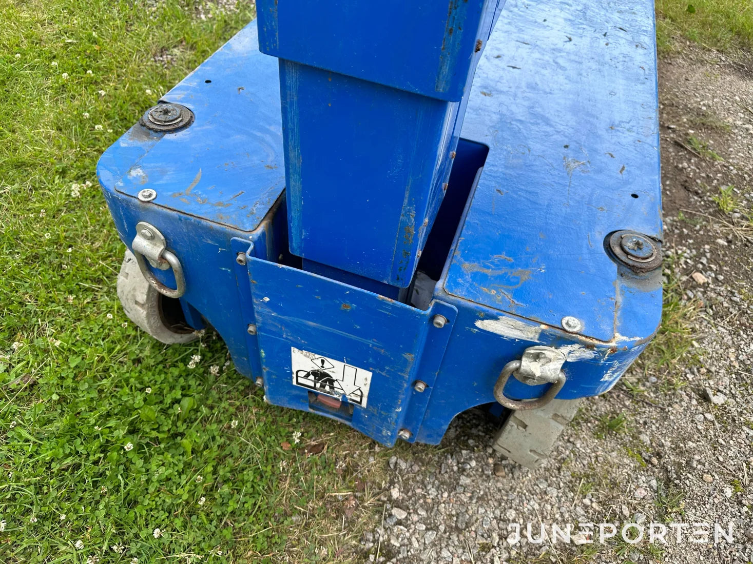 Plattformslyft UpRight TM12