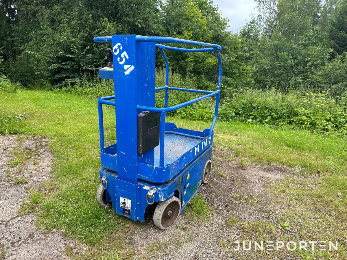 Plattformslyft UpRight TM12