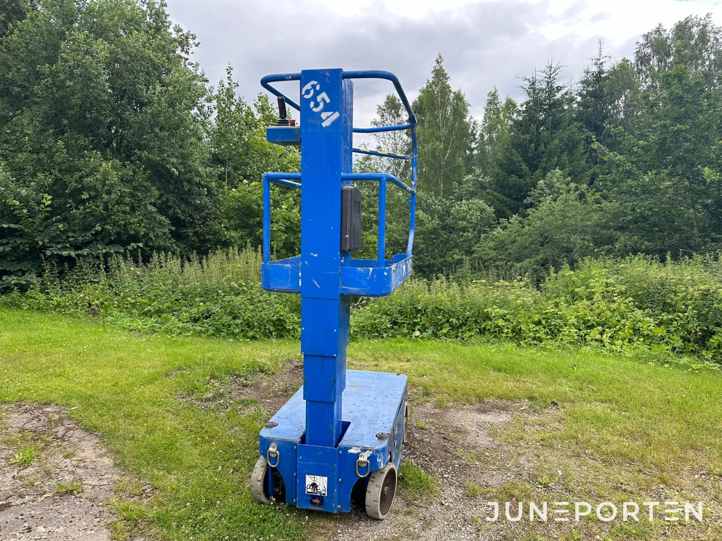 Plattformslyft UpRight TM12
