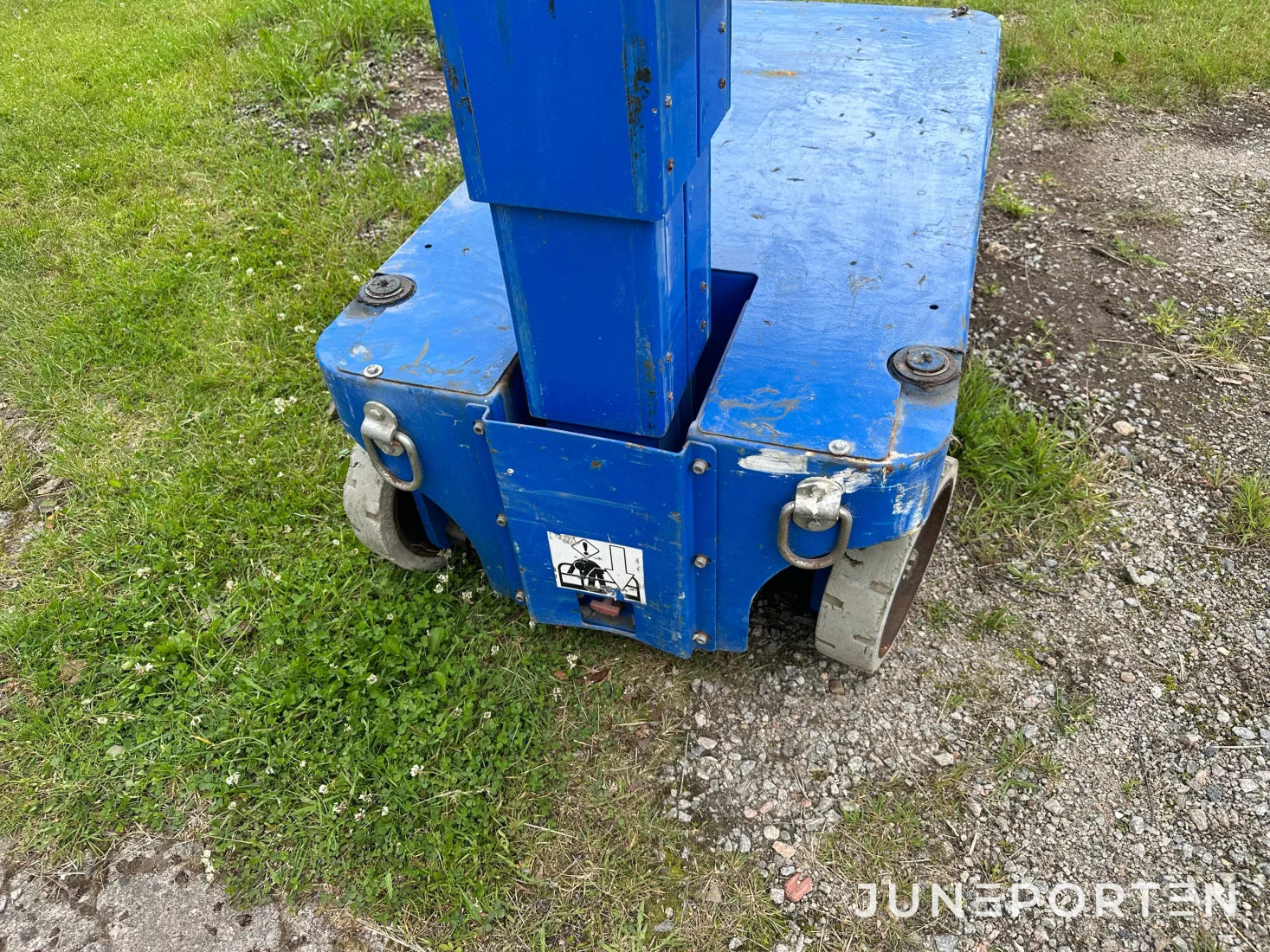 Plattformslyft UpRight TM12