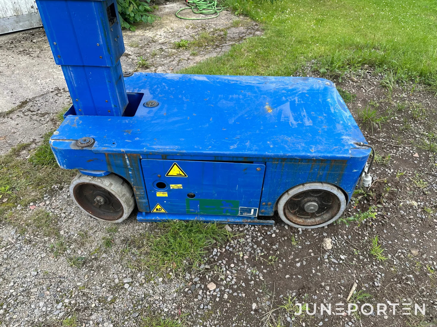Plattformslyft UpRight TM12