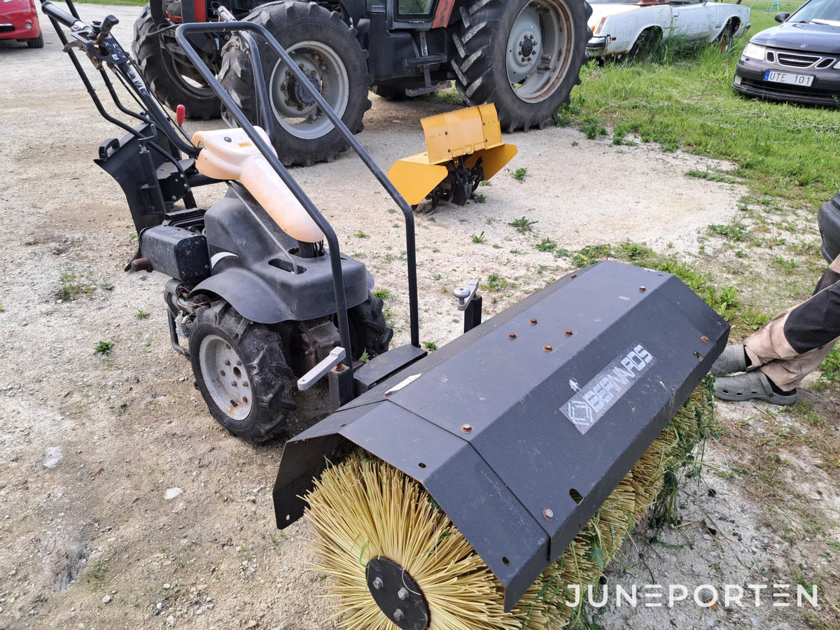 Pto-traktor / kompakttraktor Bernards RCMF16-1