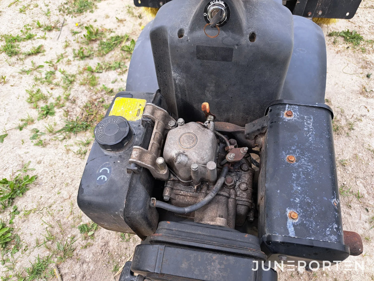 Pto-traktor / kompakttraktor Bernards RCMF16-1