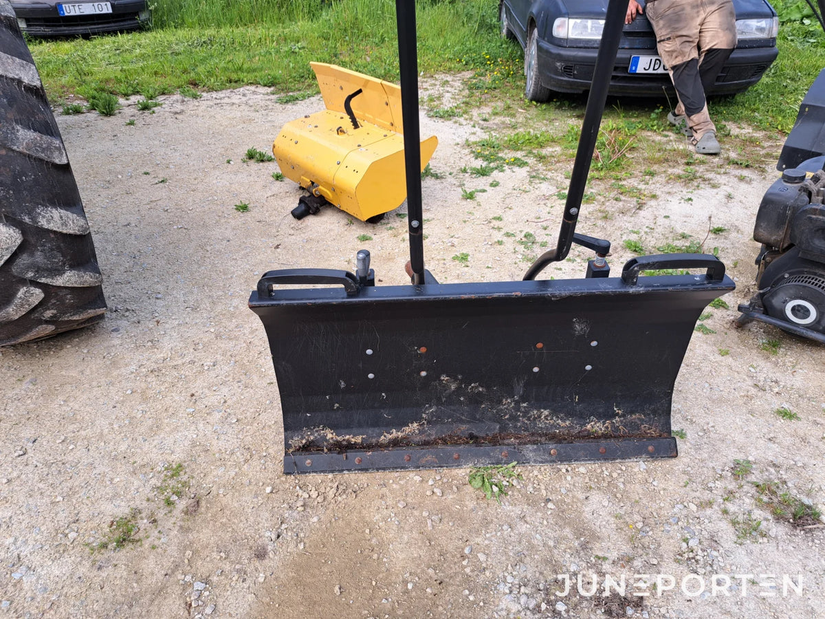 Pto-traktor / kompakttraktor Bernards RCMF16-1