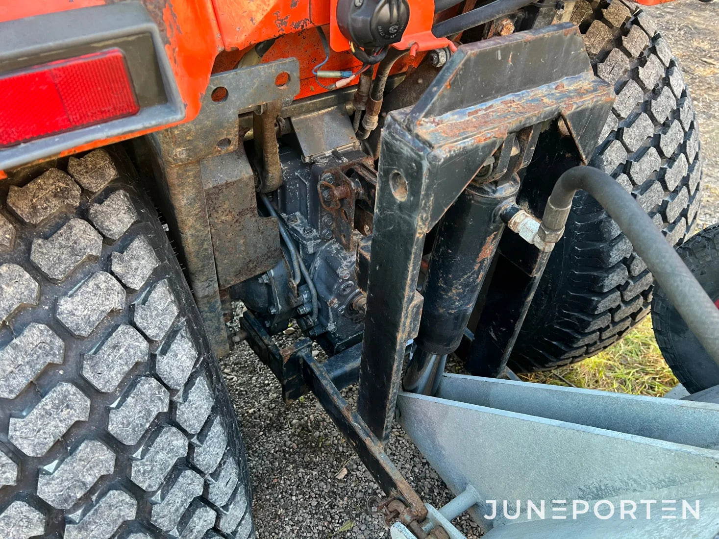 Redskapsbärare / Minitraktor Kubota ST-30