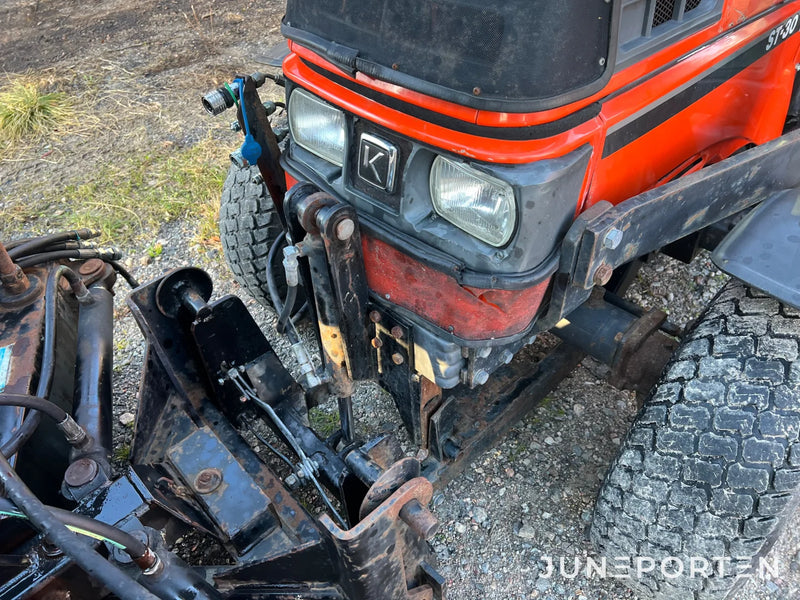 Redskapsbärare / Minitraktor Kubota ST-30