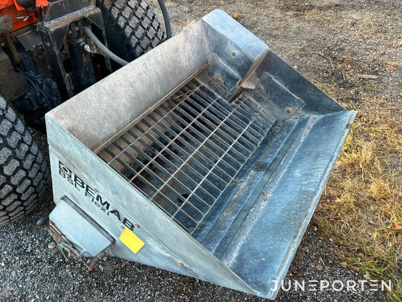 Redskapsbärare / Minitraktor Kubota ST-30