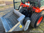 Redskapsbärare / Minitraktor Kubota ST-30