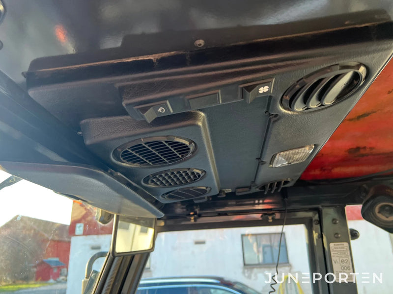 Redskapsbärare / Minitraktor Kubota ST-30