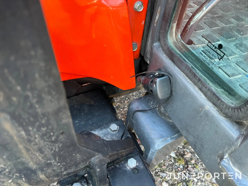 Redskapsbärare / Minitraktor Kubota ST-30
