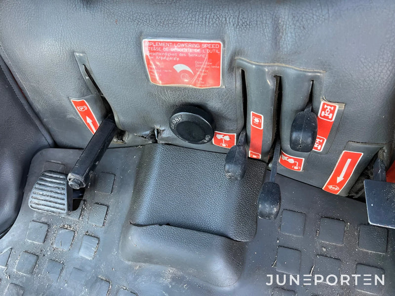 Redskapsbärare / Minitraktor Kubota ST-30