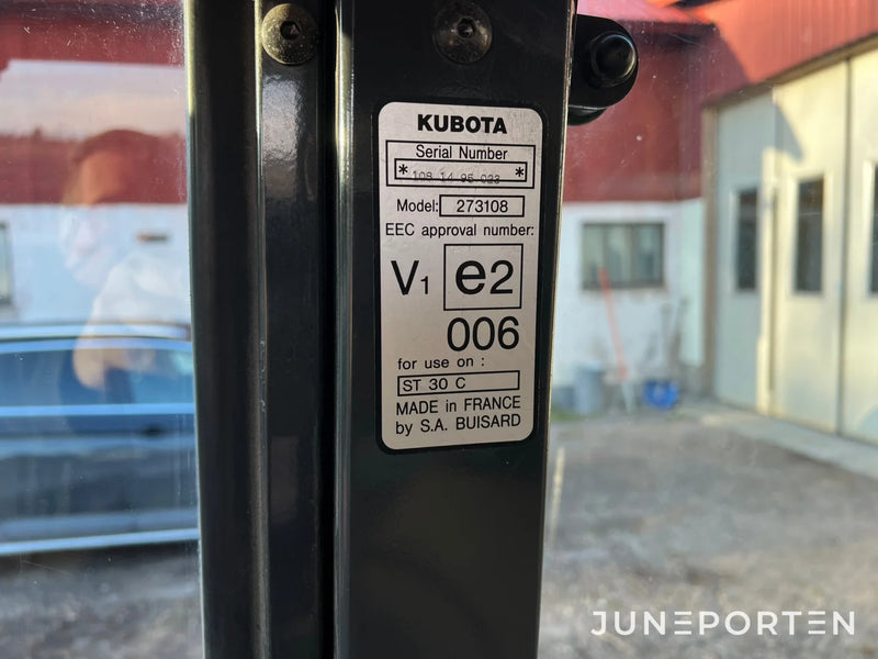 Redskapsbärare / Minitraktor Kubota ST-30