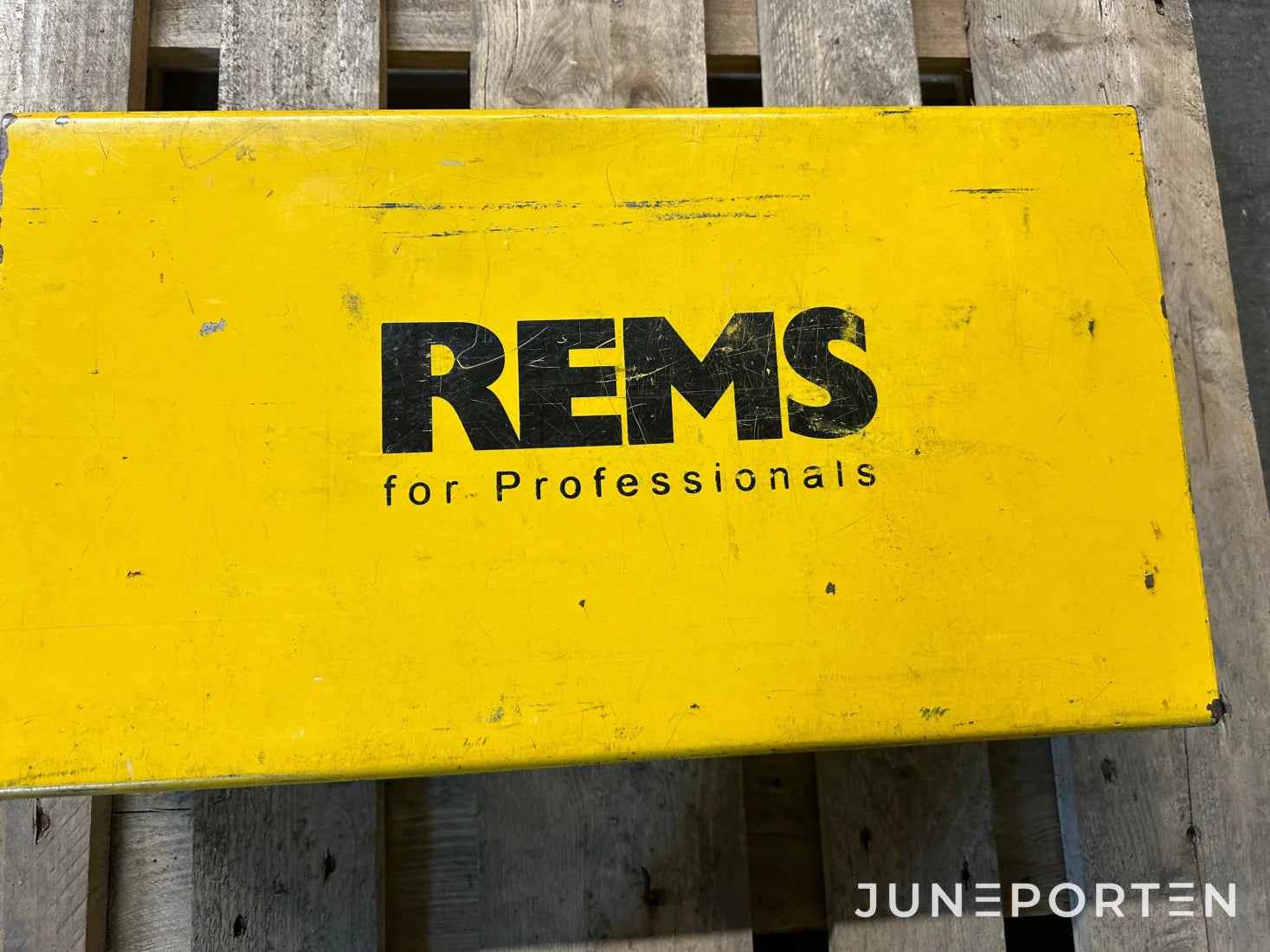 Pressmaskin Rems