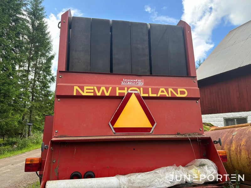 Rundbalspress New Holland 650