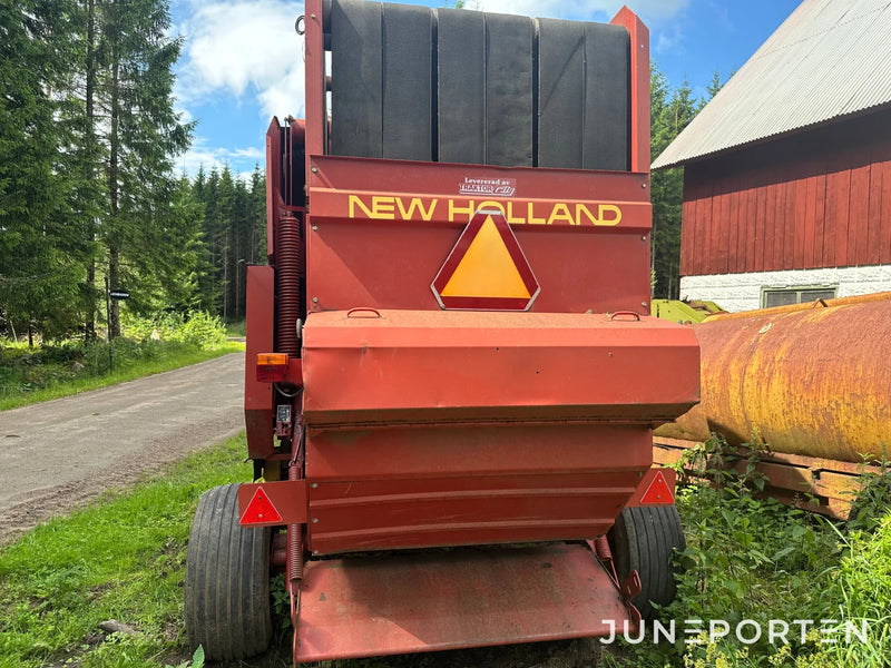 Rundbalspress New Holland 650