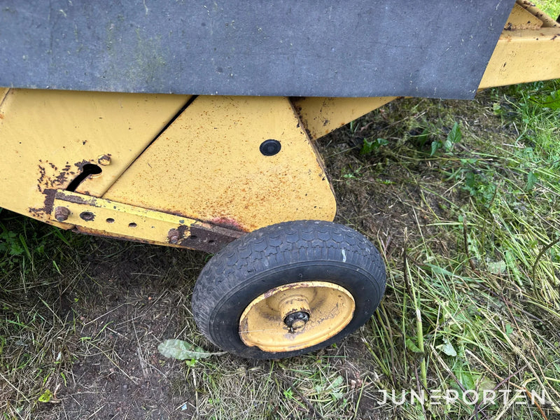 Rundbalspress New Holland 650