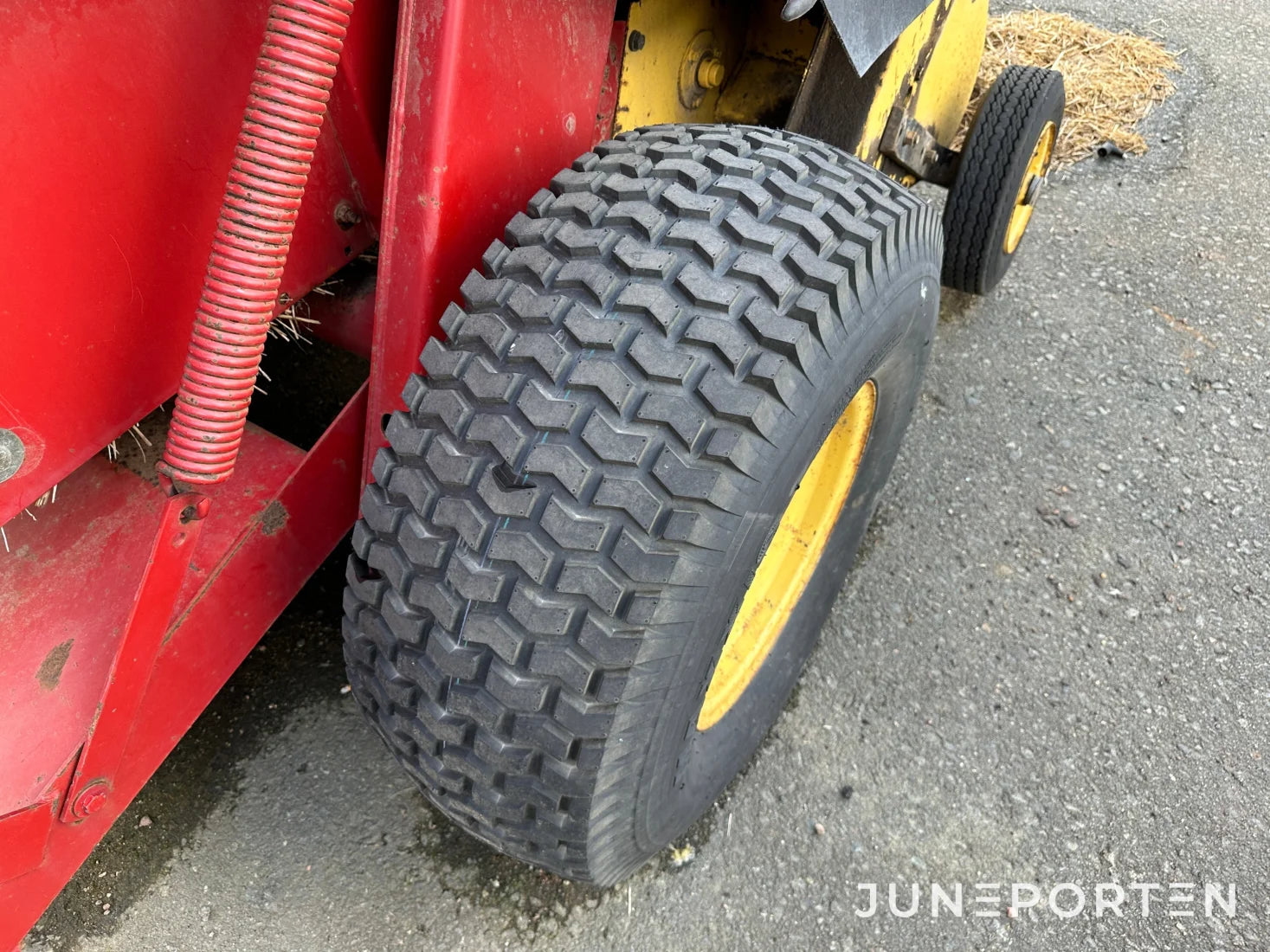 Rundbalspress New Holland 654
