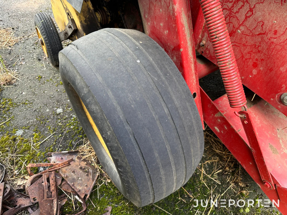 Rundbalspress New Holland 654