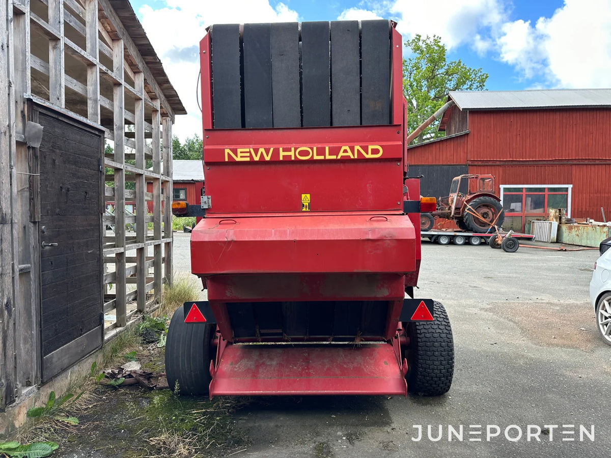 Rundbalspress New Holland 654