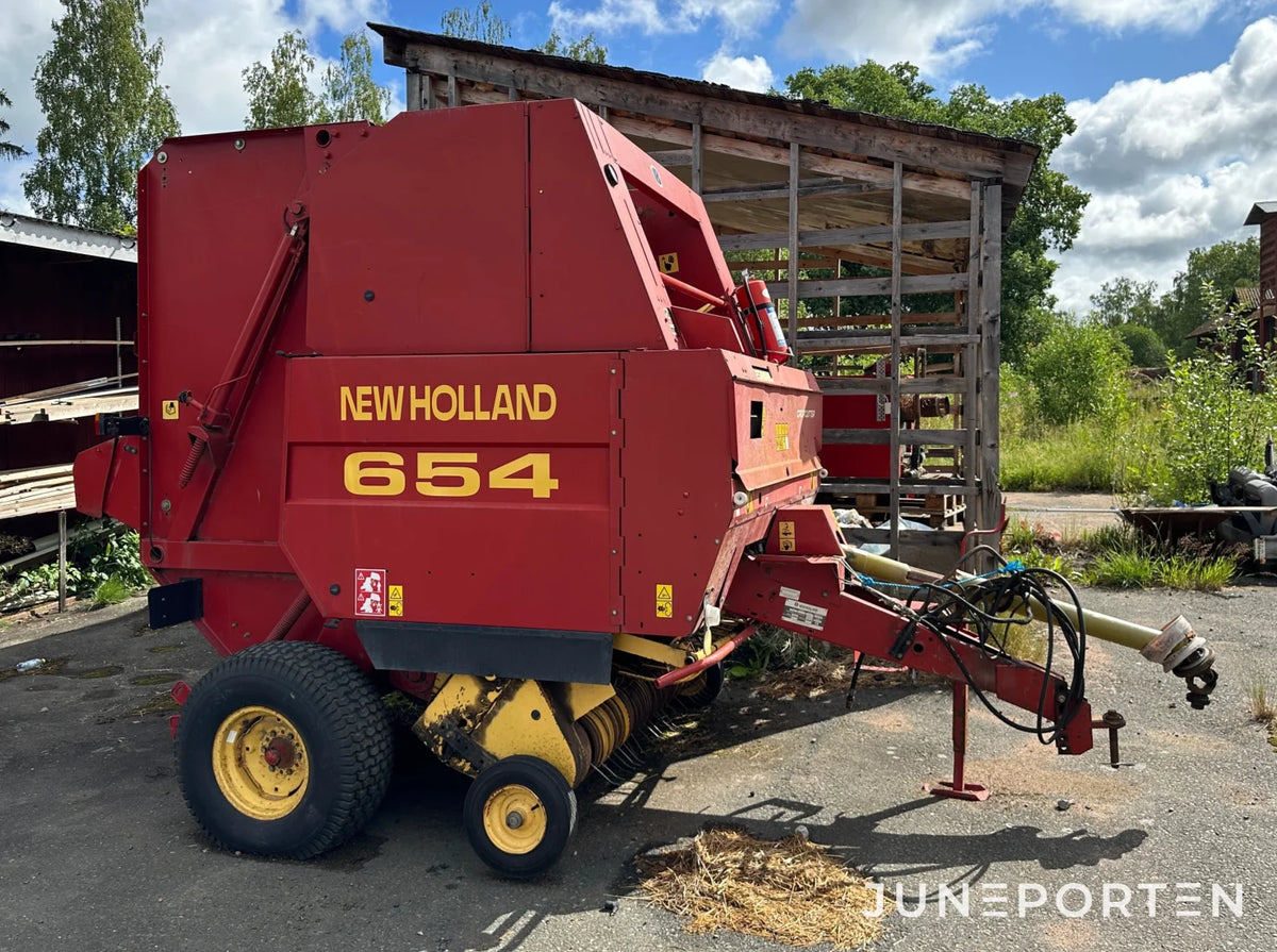 Rundbalspress New Holland 654