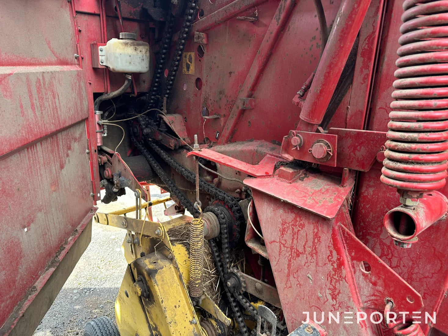 Rundbalspress New Holland 654