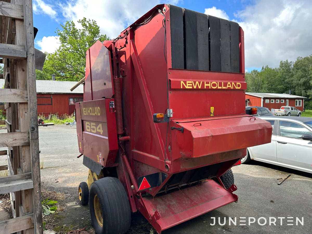 Rundbalspress New Holland 654