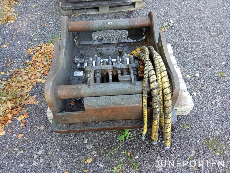S90 Snabbfäste med OilQuick system