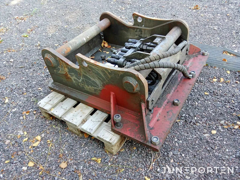 S90 snabbfäste med OilQuick system