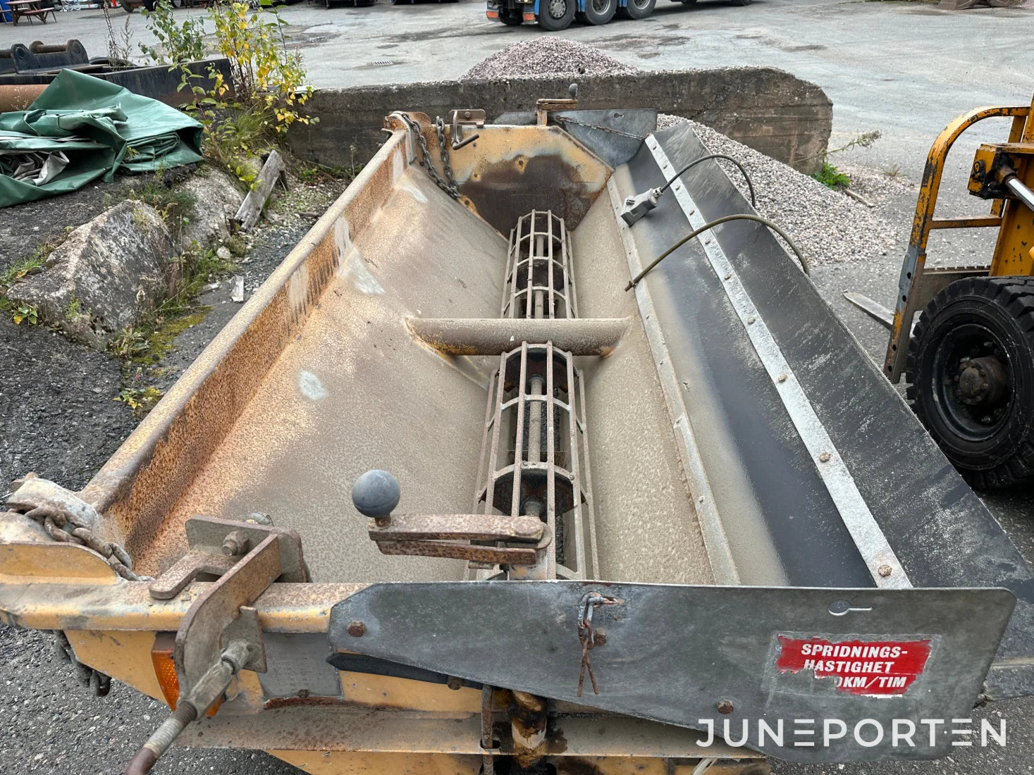 Sandspridare Falköping B8