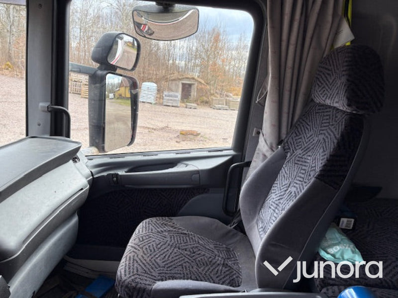Scania P94