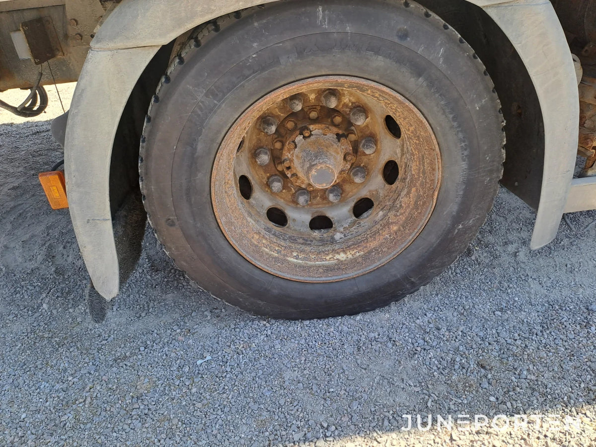 Scania P230 4x2