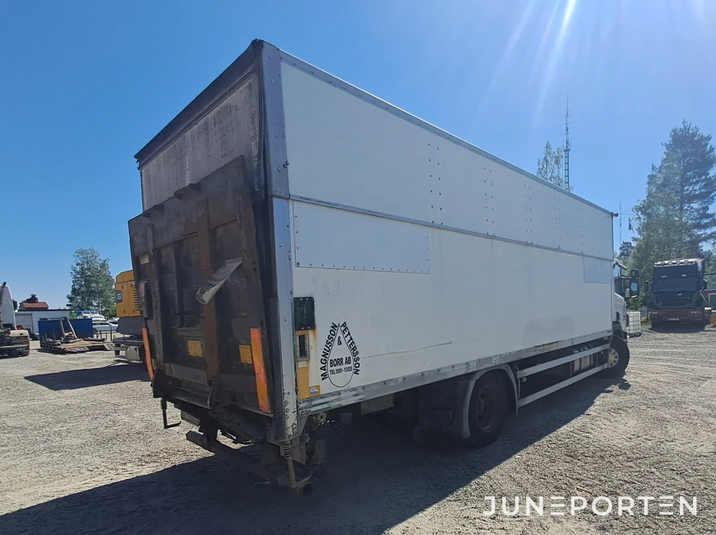 Scania P230 4x2