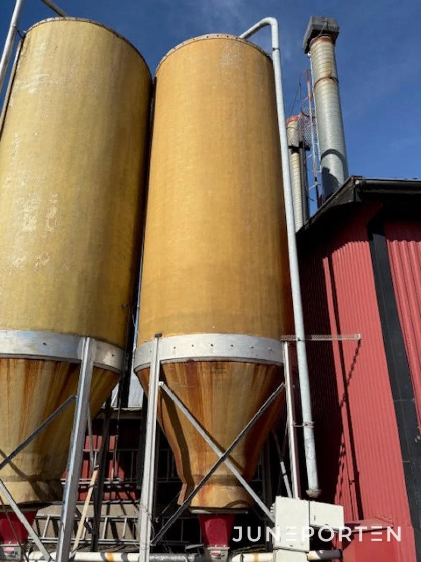2 Stycken Fodersilos Folkets Industri 20 Kubik