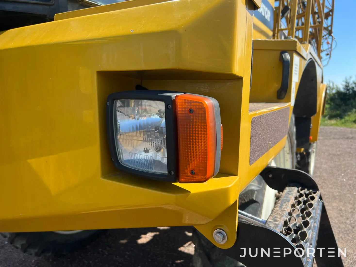 Självgående växtskyddsspruta Ag-Chem Rogator 618