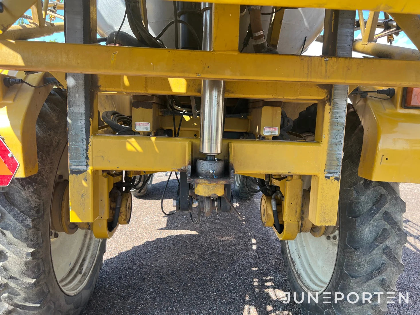 Självgående växtskyddsspruta Ag-Chem Rogator 618