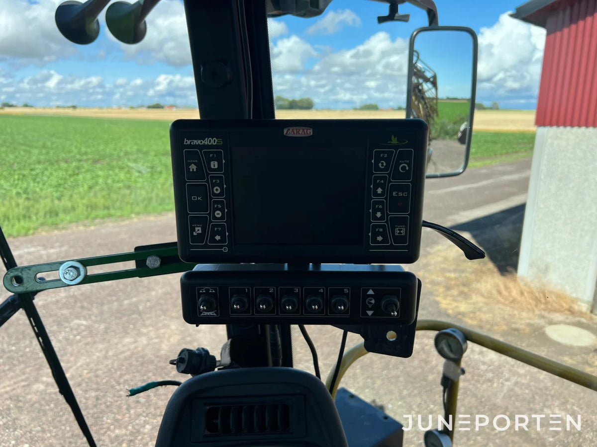 Självgående växtskyddsspruta Ag-Chem Rogator 618