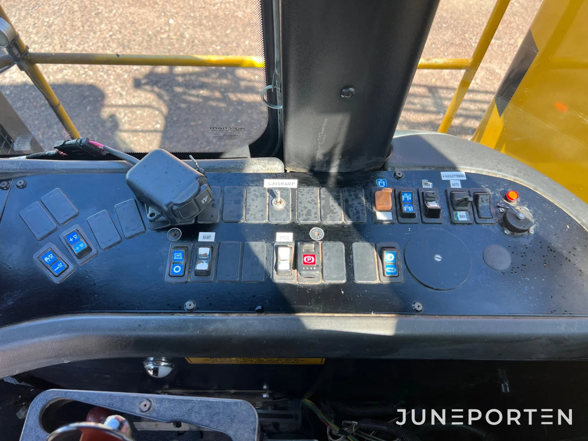 Självgående växtskyddsspruta Ag-Chem Rogator 618