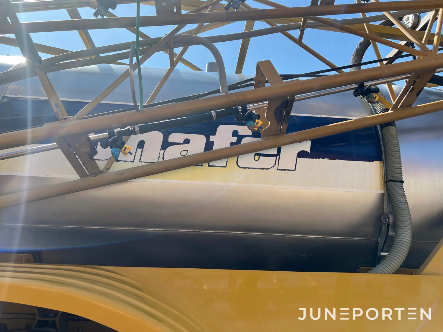 Självgående växtskyddsspruta Ag-Chem Rogator 618