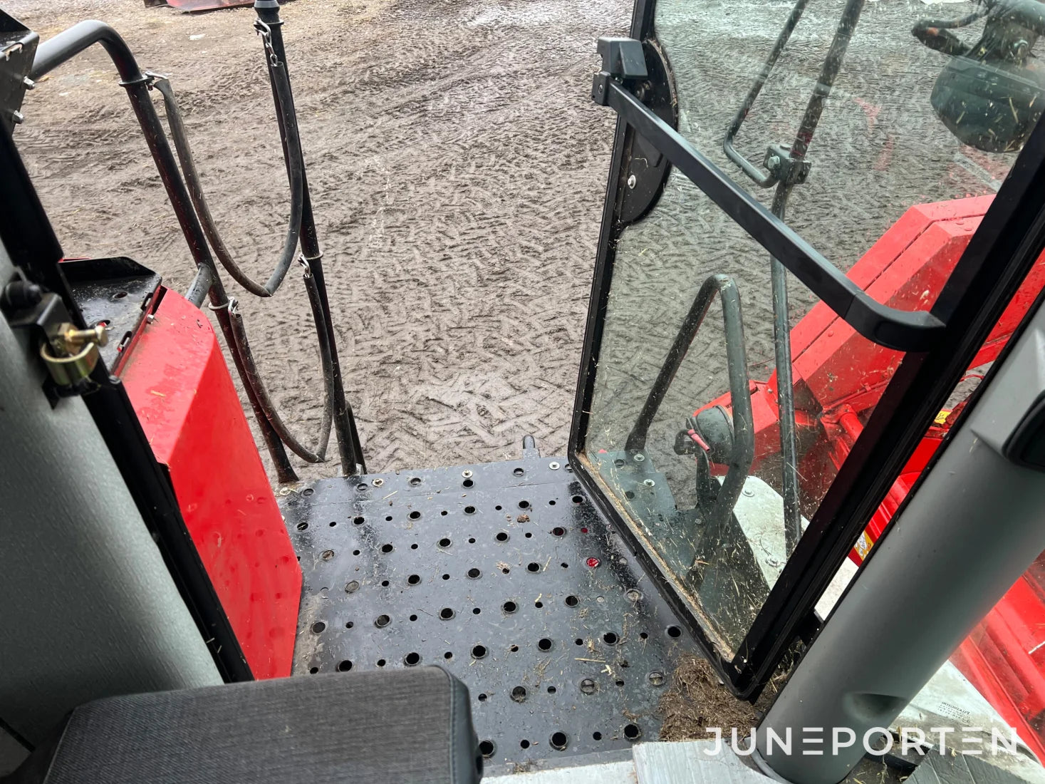 Skördetröska Massey Ferguson C6