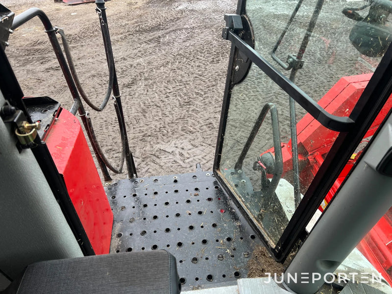 Skördetröska Massey Ferguson C6