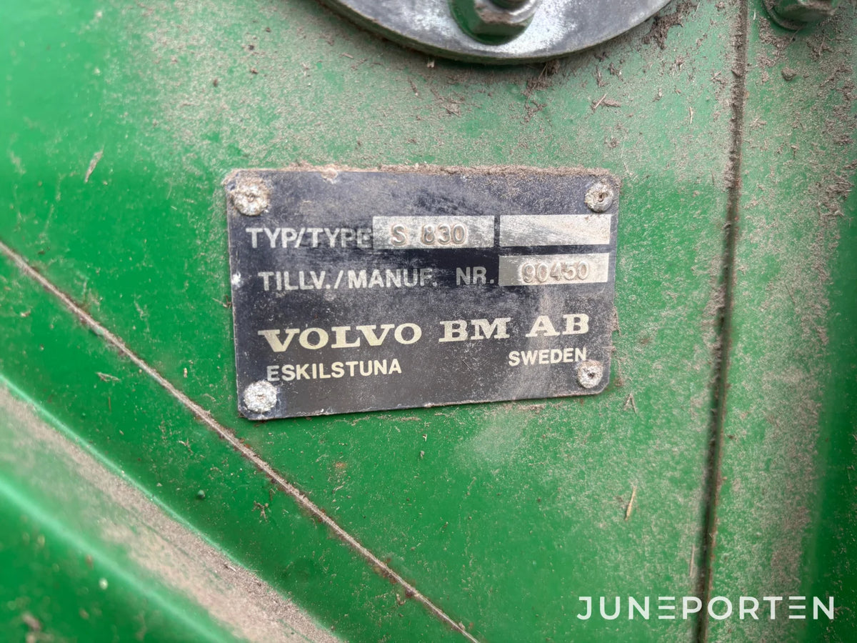 Skördetröska Volvo BM S830