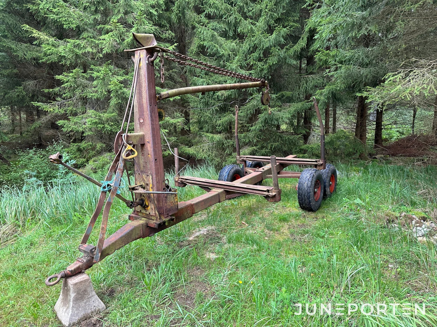 Skogsvagn 8 ton med vajerkran