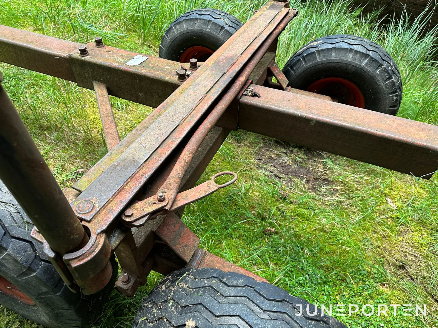 Skogsvagn 8 ton med vajerkran