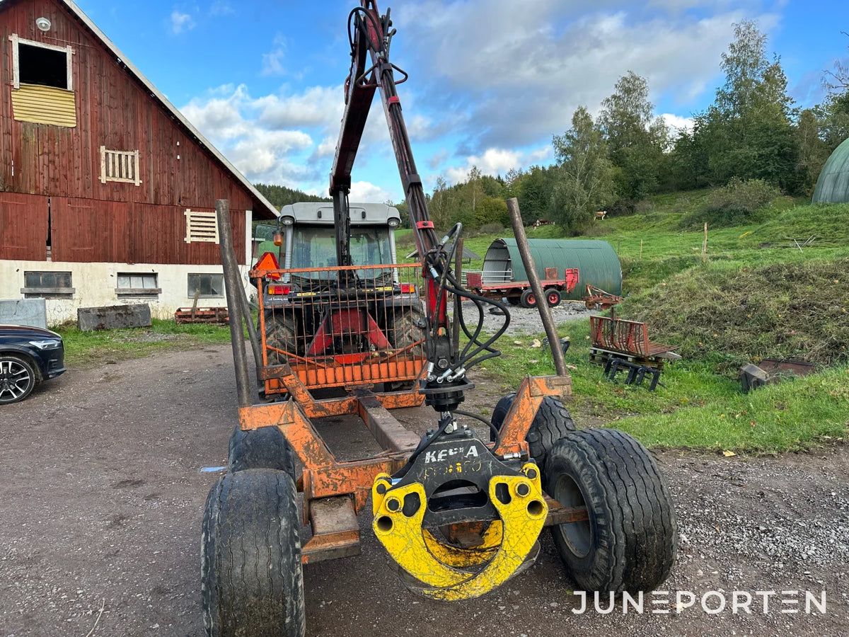 Skogsvagn Gisebo med patu 525 kran